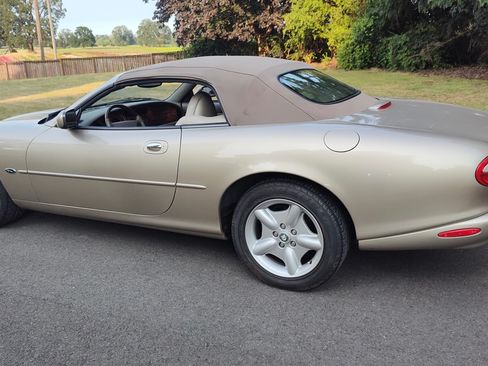 Used 1999 Jaguar XK8 Convertible image 4