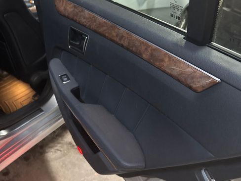 Used 2012 Mercedes-Benz E 350 4MATIC Sedan image 11