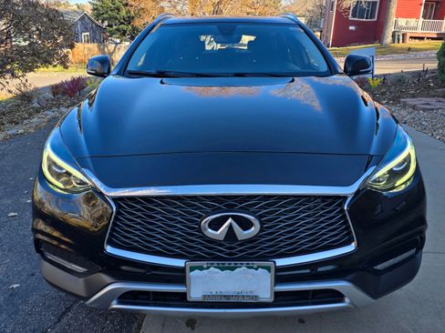 Used 2017 INFINITI QX30 Premium w/ Navigation Package image 1