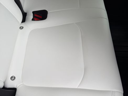 Used 2023 Tesla Model Y Performance AWD/4WD image 19
