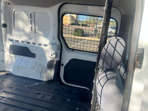 Used 2013 Ford Transit Connect XLT image 10