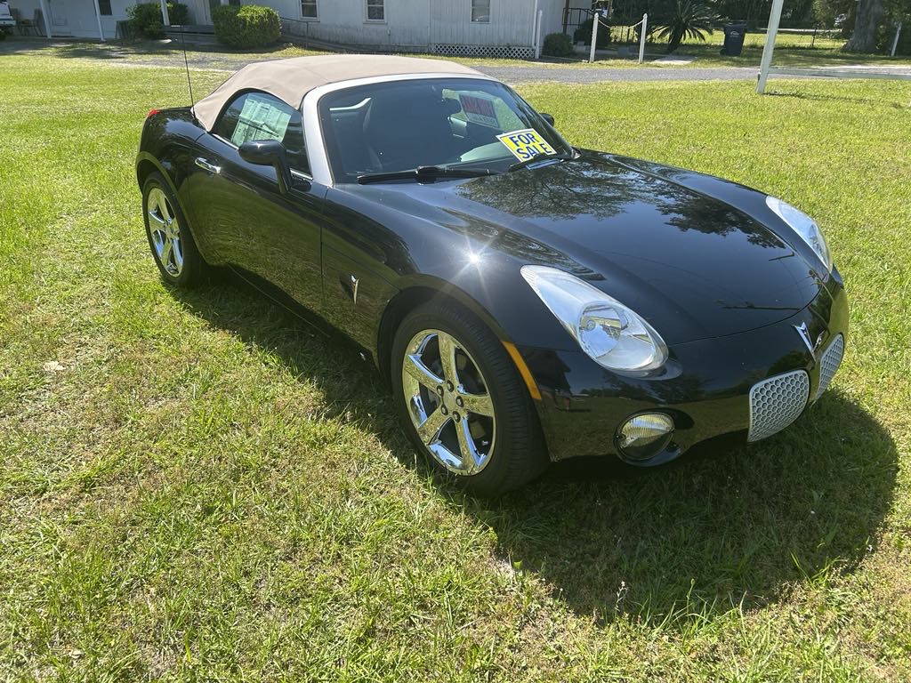 Used 2007 Pontiac Solstice Convertible RWD image 5