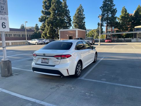 Used 2021 Toyota Corolla LE w/ Carpet Mat Package (TMS) image 13