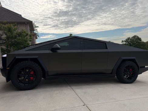 Used 2026 Tesla Cybertruck Cyberbeast AWD/4WD image 12