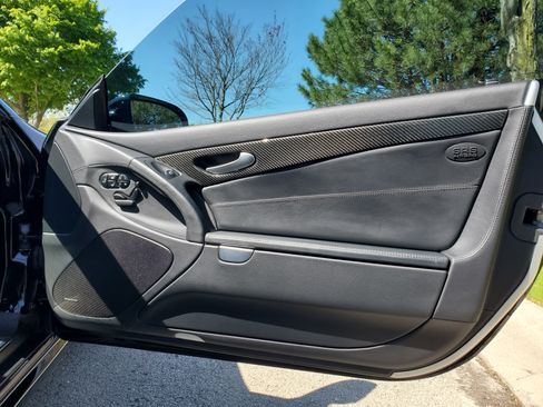 Used 2011 Mercedes-Benz SL 63 AMG image 25