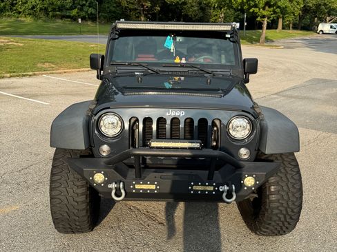 Used 2018 Jeep Wrangler Unlimited Sport S AWD/4WD image 5