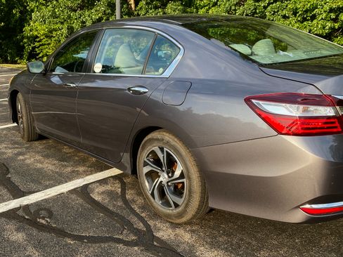 Used 2016 Honda Accord LX image 4