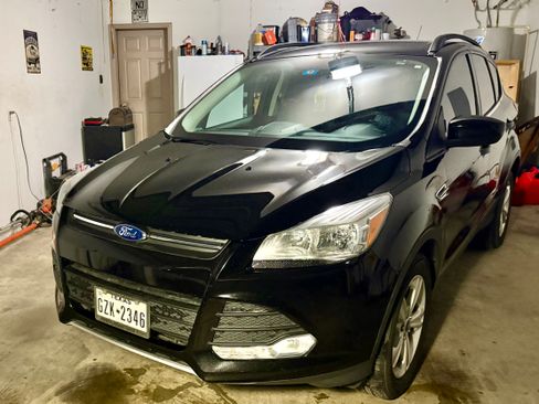 Used 2016 Ford Escape SE w/ Equipment Group 201A FWD image 1