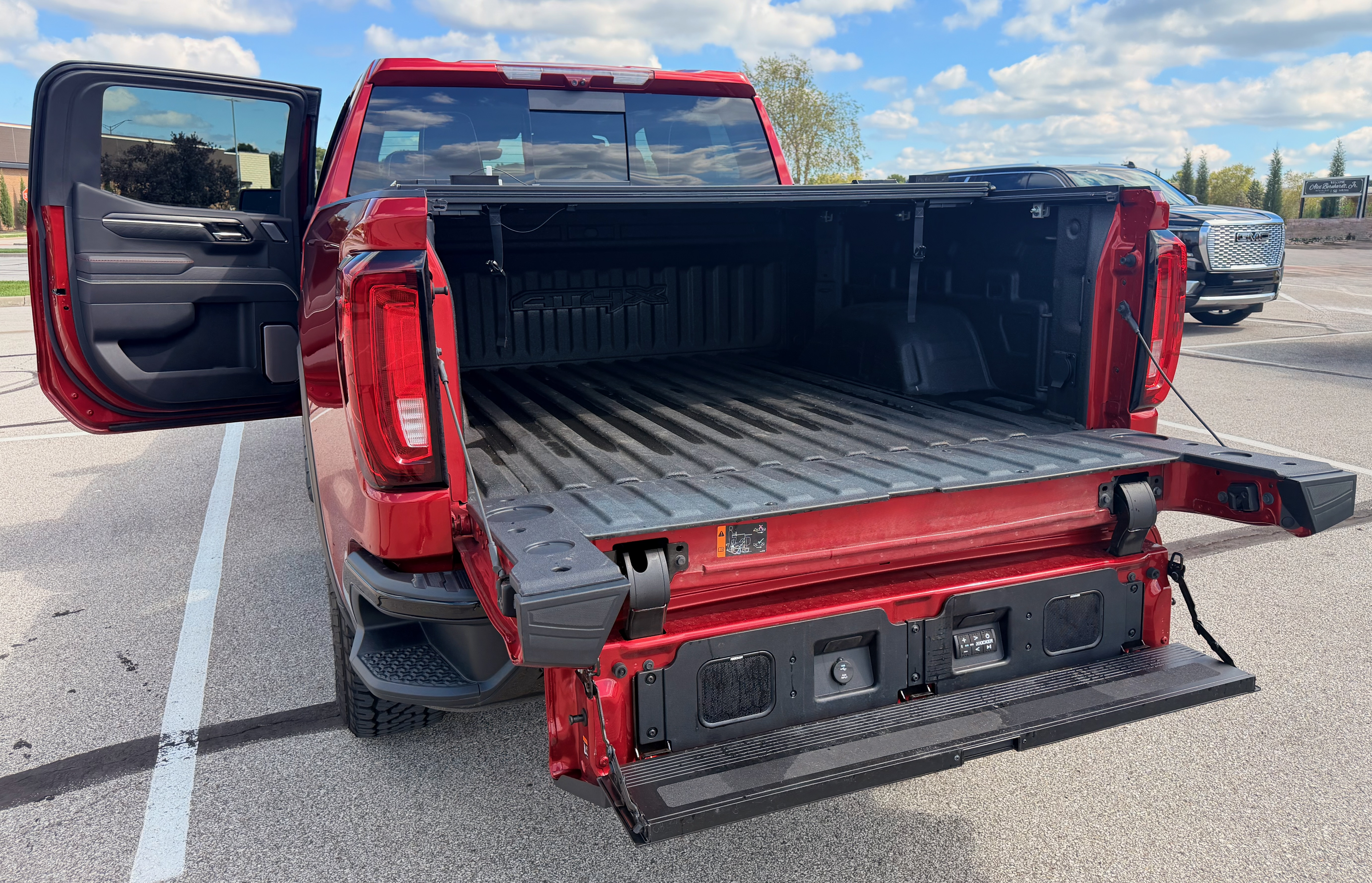 Used 2024 GMC Sierra 1500 AT4X AWD/4WD image 9
