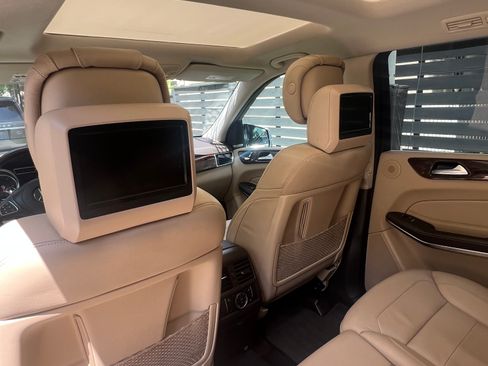 Used 2019 Mercedes-Benz GLS 550 4MATIC image 15