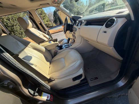 Used 2010 Land Rover LR4 HSE LUX image 10