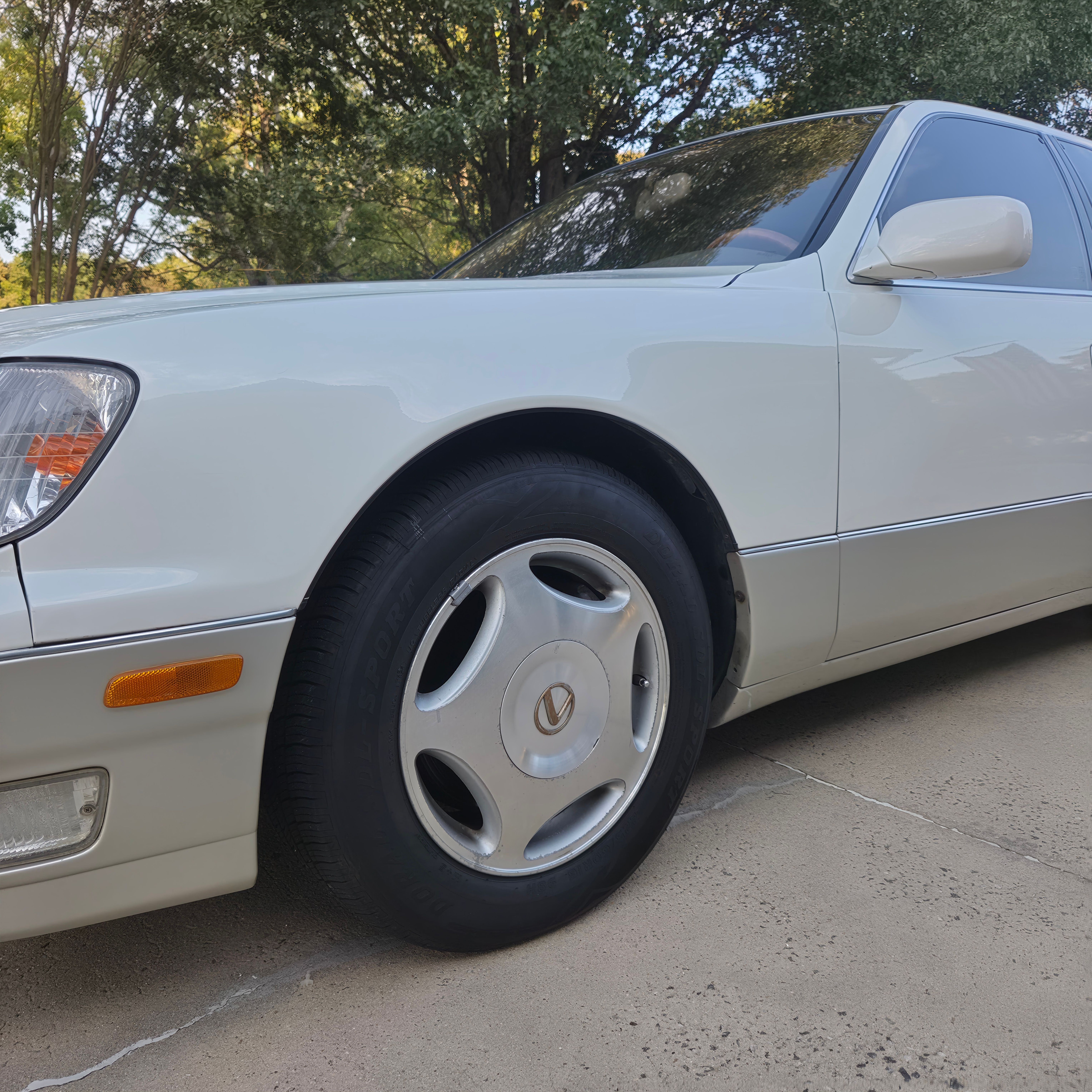 Used 1998 Lexus LS 400 RWD image 8