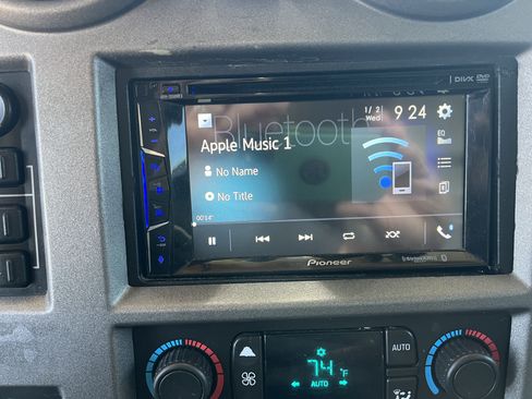 Used 2003 HUMMER H2 Luxury w/ Preferred Equipment Group image 13