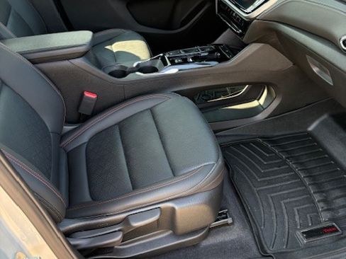 Used 2023 Chevrolet Bolt EUV LT w/ Convenience Package image 10