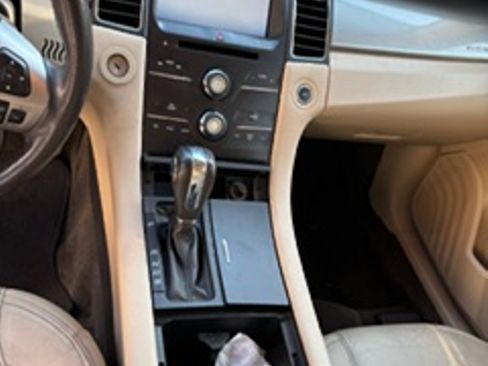 Used 2014 Ford Taurus SEL w/ Equipment Group 201A FWD image 8