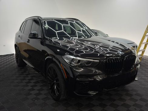 Used 2022 BMW X5 M50i w/ Premium Package AWD/4WD image 1