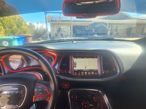 Used 2016 Dodge Challenger SRT Hellcat image 15