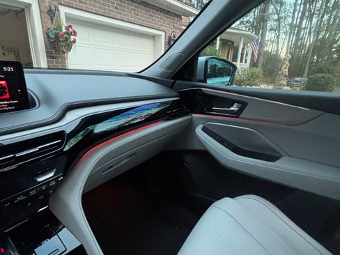 Used 2024 Acura MDX SH-AWD w/ Advance Package image 18