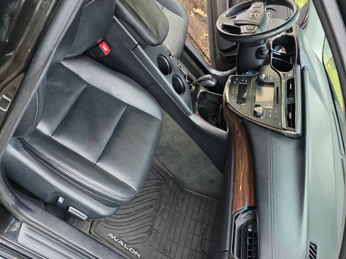 Used 2013 Toyota Avalon XLE Premium image 19