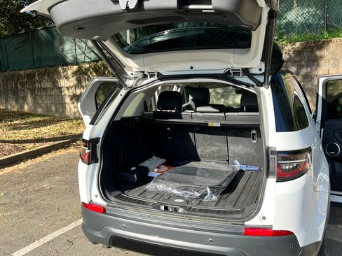 Used 2023 Land Rover Discovery Sport S image 9