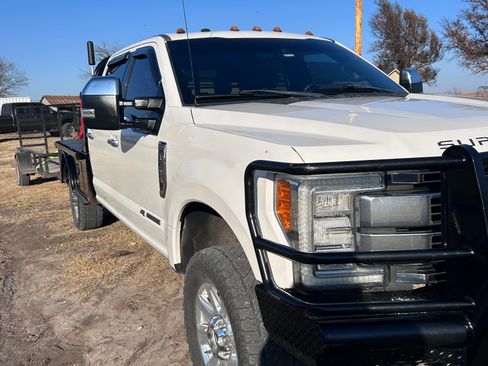 Used 2017 Ford F350 Platinum w/ FX4 Off-Road Package image 4