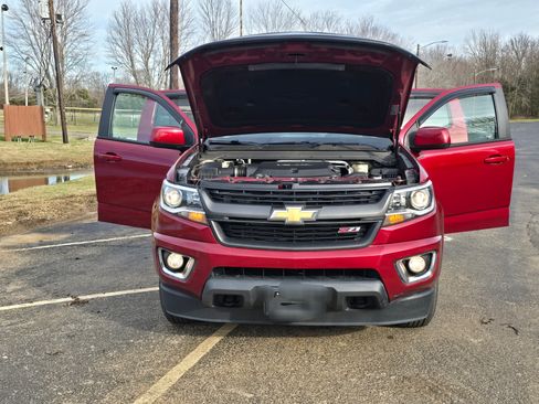 Used 2017 Chevrolet Colorado Z71 image 2