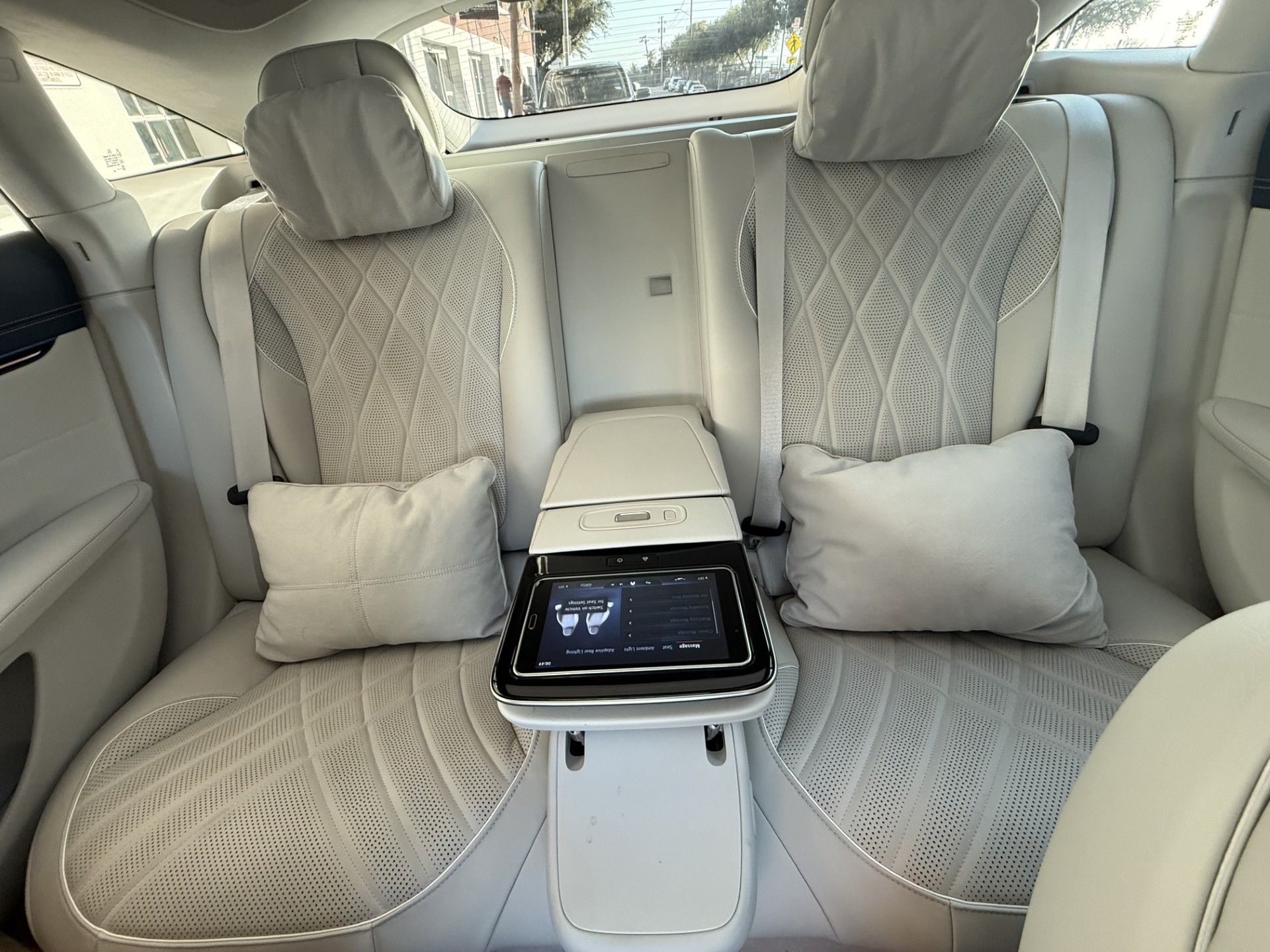 Used 2022 Mercedes-Benz EQS 580 4MATIC Sedan image 17