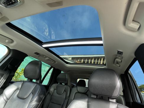 Used 2018 Volvo XC90 T5 Momentum w/ Convenience Package image 9