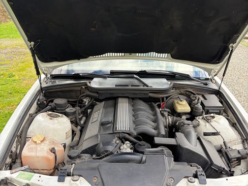 Used 1996 BMW 328iS Coupe RWD image 21