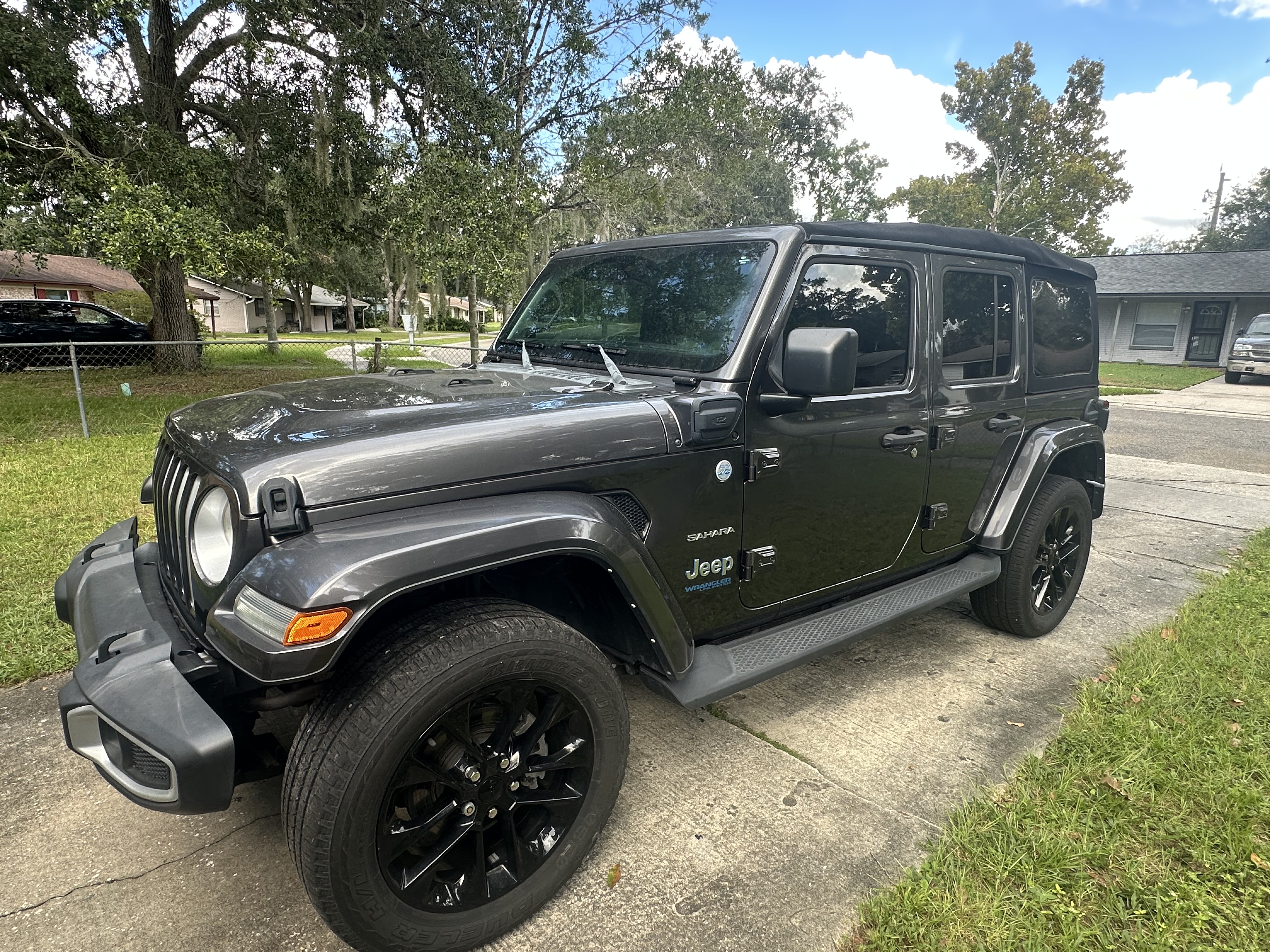 Used 2021 Jeep Wrangler Unlimited Sahara w/ Safety Group AWD/4WD image 1