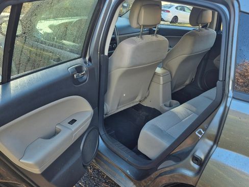 Used 2012 Dodge Caliber SXT image 10