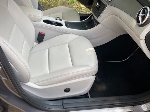 Used 2015 Mercedes-Benz GLA 250 4MATIC image 10