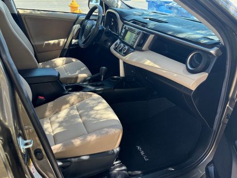 Used 2013 Toyota RAV4 LE FWD image 10
