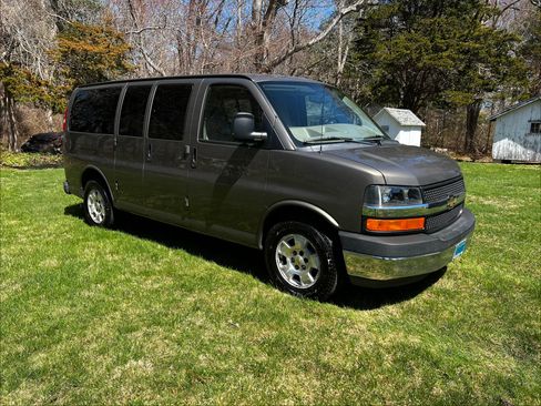 Used 2014 Chevrolet Express 1500 LT w/ LT Preferred Equipment Group image 2