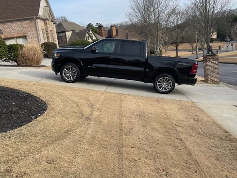 Used 2021 RAM 1500 Laramie w/ Sport Appearance Package image 11