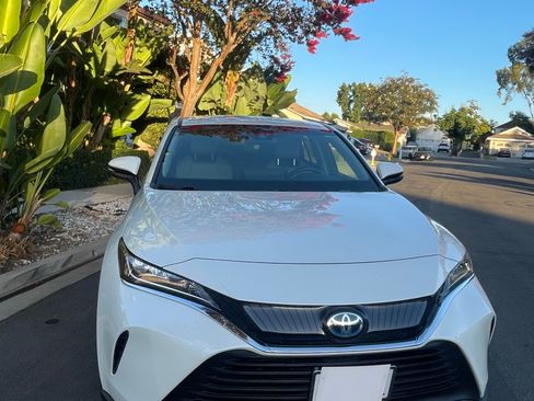 Used 2022 Toyota Venza LE AWD/4WD image 15