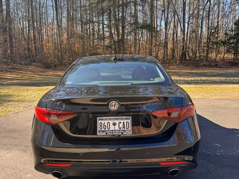 Used 2021 Alfa Romeo Giulia Sprint w/ Nero Edizione image 9