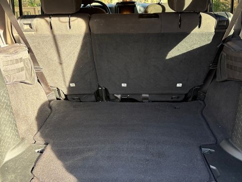 Used 2018 Jeep Wrangler Unlimited Rubicon w/ Connectivity Group image 13