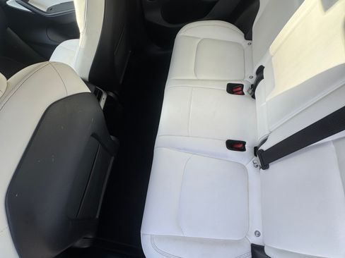 Used 2021 Tesla Model Y Performance image 9