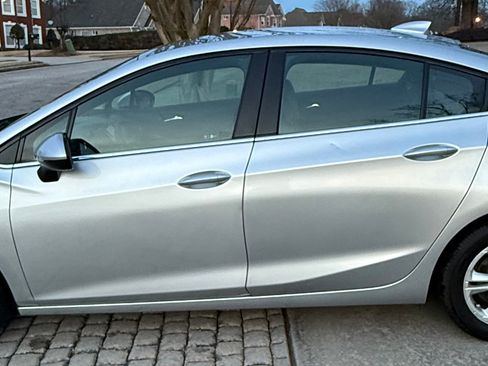 Used 2018 Chevrolet Cruze LT w/ LT Fleet Convenience Package image 11