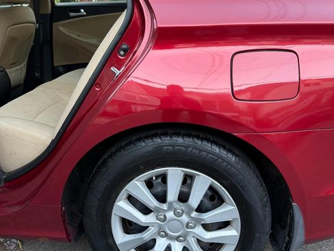 Used 2011 Hyundai Sonata GLS FWD image 1