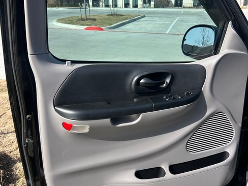 Used 2001 Ford F150 Lightning image 18