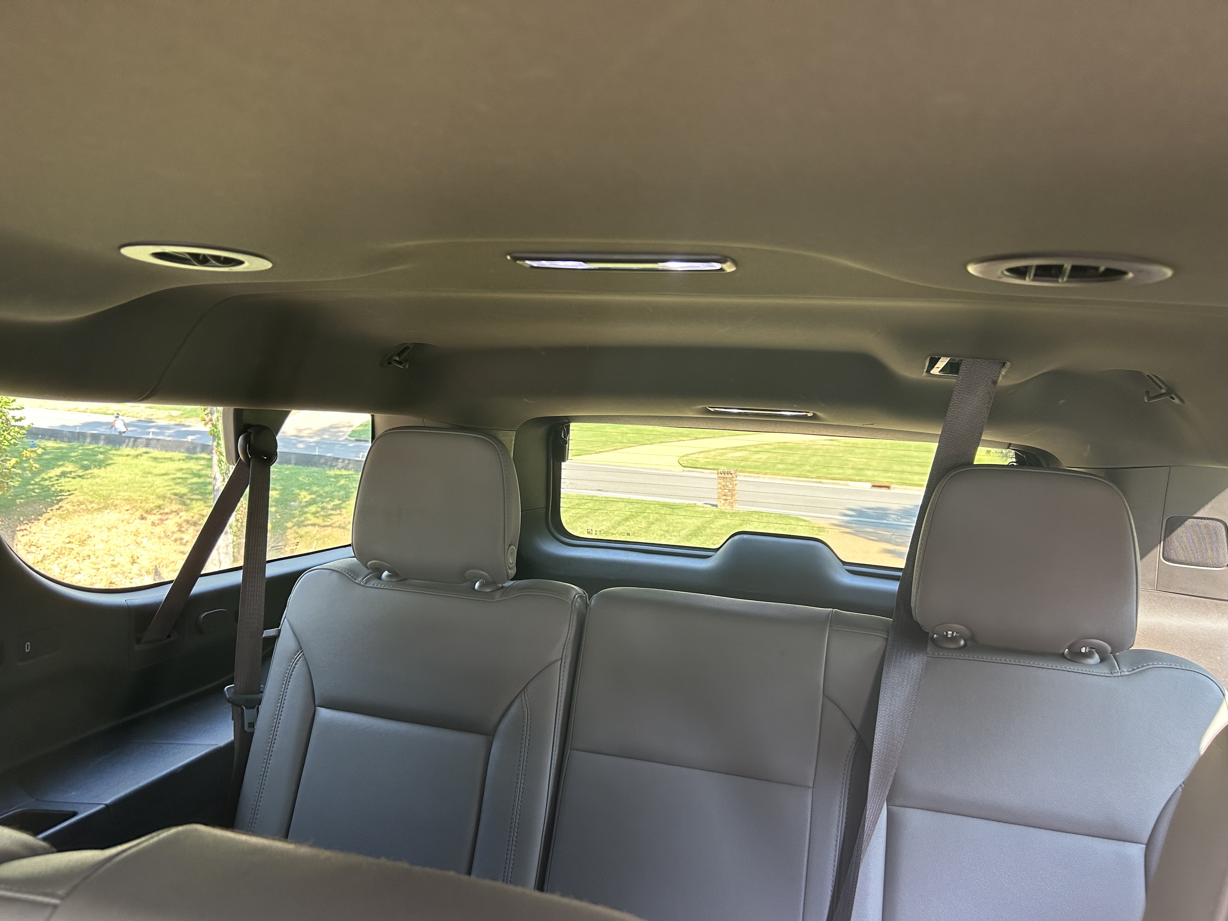 Used 2022 Chevrolet Suburban Z71 w/ Luxury Package AWD/4WD image 17