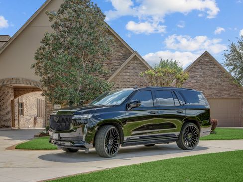 Used 2021 Cadillac Escalade Sport w/ Driver Assist Tech Package image 18