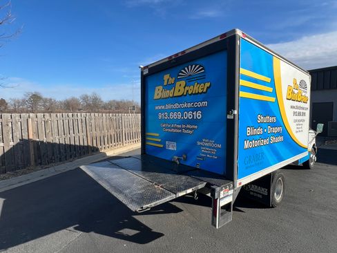 Used 2006 Chevrolet Express 3500 image 10