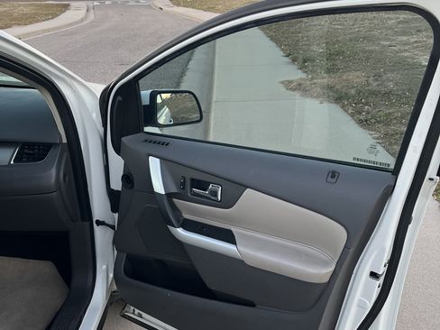 Used 2012 Ford Edge SEL image 19
