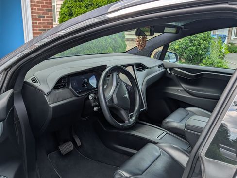 Used 2018 Tesla Model X 100D image 8