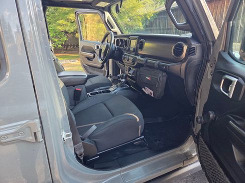 Used 2021 Jeep Wrangler Unlimited Sport image 11