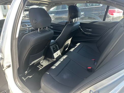 Used 2017 BMW 320i xDrive Sedan image 6