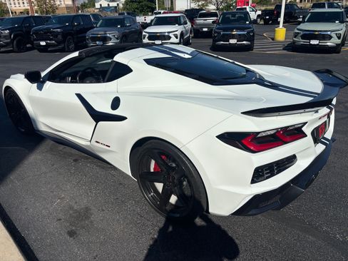 Used 2023 Chevrolet Corvette Z06 image 1